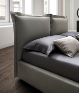  Catlin. Le Comfort, .            .  