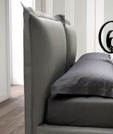  Catlin. Le Comfort, .            .  