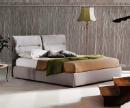  Academy. Le Comfort, .         .     