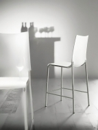  Eva,  Bontempi, .    ,       .  