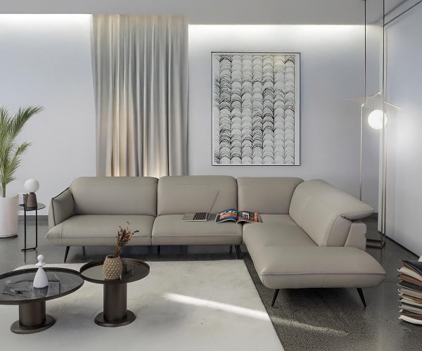 Mannequin, Calia. ������� ���������� ������� ����� � ����������� ���������.