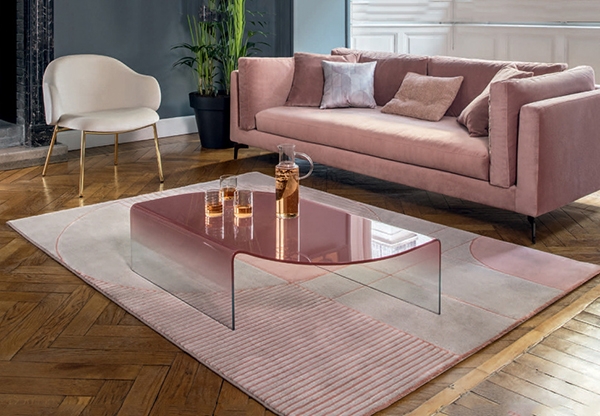 ,        ,  Eiffel.  - Calligaris, .
