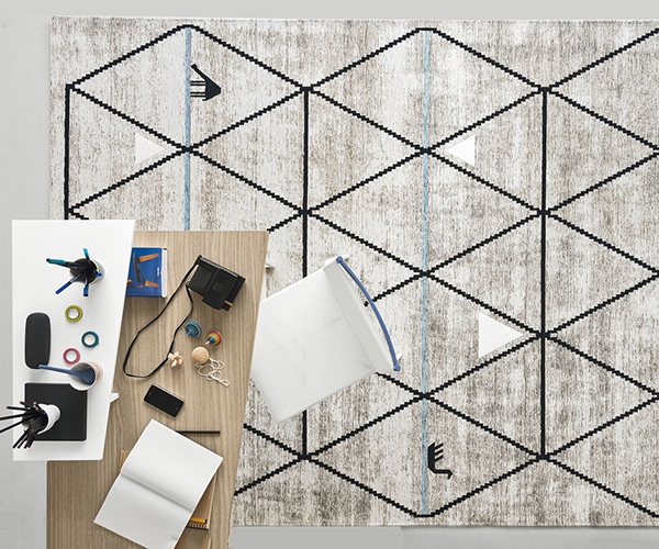 Gava, Calligaris.       ,     .