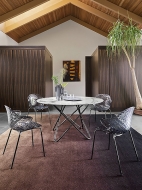  Saint Tropez.  - Calligaris, .      .   