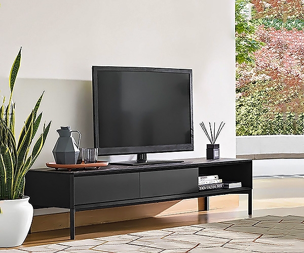 York, Calligaris.      - ,   TV .
