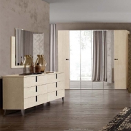    ,  Ambra.  Camelgroup, .       -  , 