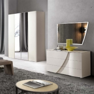   ,  Luna.  Camelgroup, .       -  , 