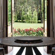  Lazy Susan.  Cattelan, .      .       