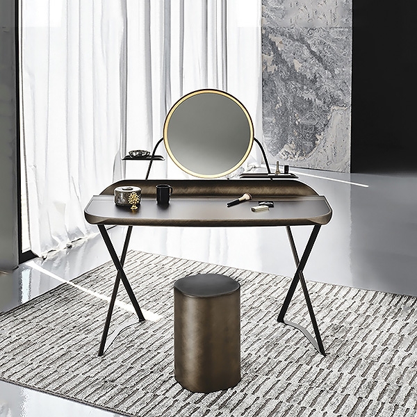  Cocoon Trousse , Cattelan.            .