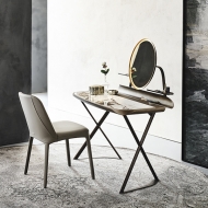  Cocoon Trousse .  Cattelan, .     .    