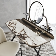  Cocoon Trousse .  Cattelan, .     .    