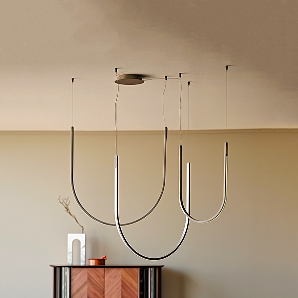 Nahun, Cattelan.     LED ,    .