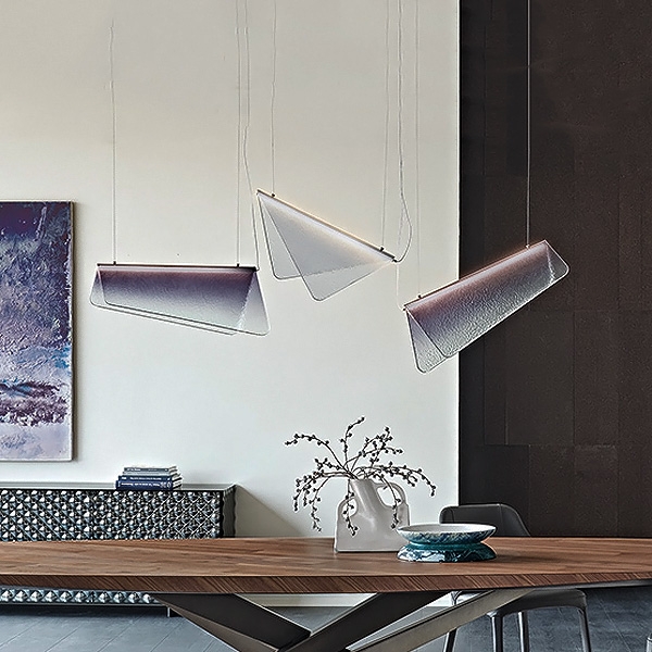 Velar, Cattelan.         LED .