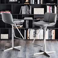  Axel.  Cattelan, .    .     , ,  