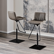  Axel.  Cattelan, .    .     , ,  