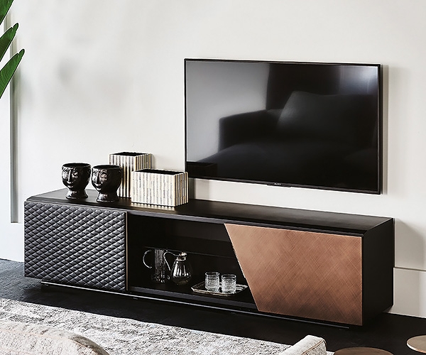 Aston Tv, Cattelan.             .