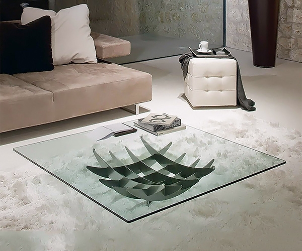 Atlas, Cattelan.               .