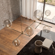  Bloom.  Cattelan, .        ,  .   