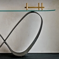  Butterfly.  Cattelan, .      .     