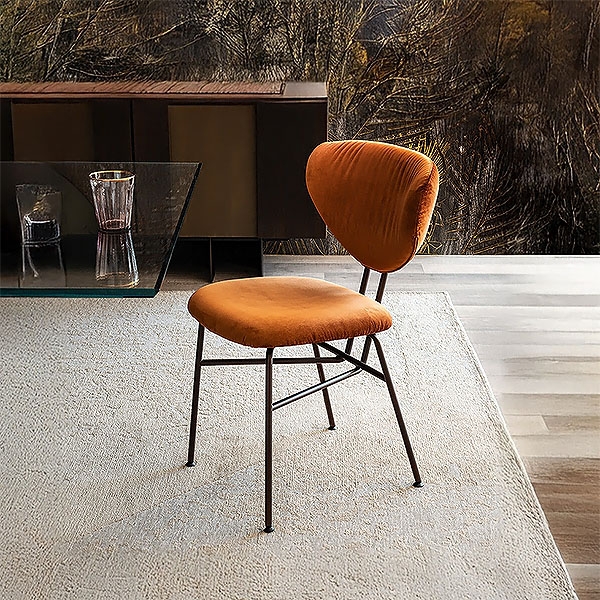 Chloe, Cattelan.         ,   .
