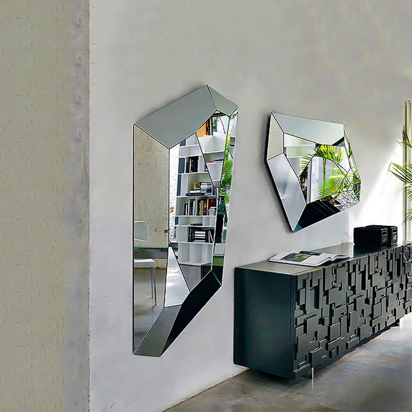 Diamond, Cattelan.            .