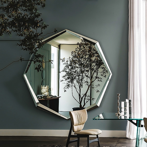  Emerald, Cattelan.          .