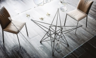  Gordon.  Cattelan, .        ,   .  