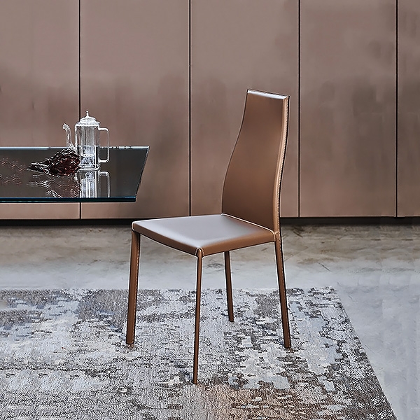 Kaori, Cattelan.     ,    .