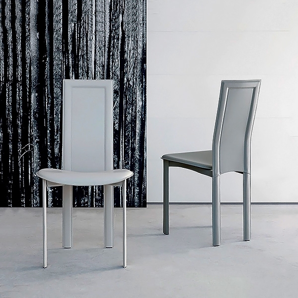 Lara, Cattelan.    ,    .