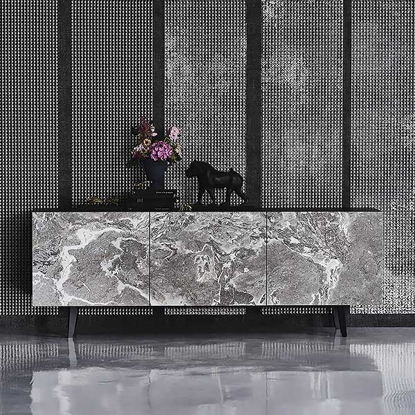 Metropol, Cattelan.        .
