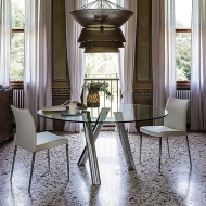  Ray.  Cattelan, .      ,  .     