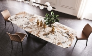  Skorpio. Cattelan, .         .     