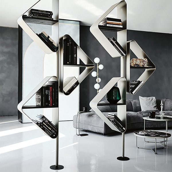 Spinnaker.  Cattelan, .      .    