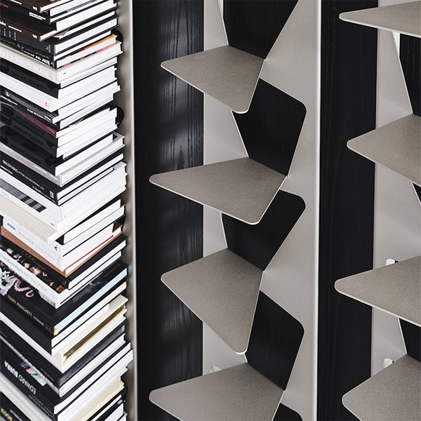  ,    ,  Trap.  Cattelan, .