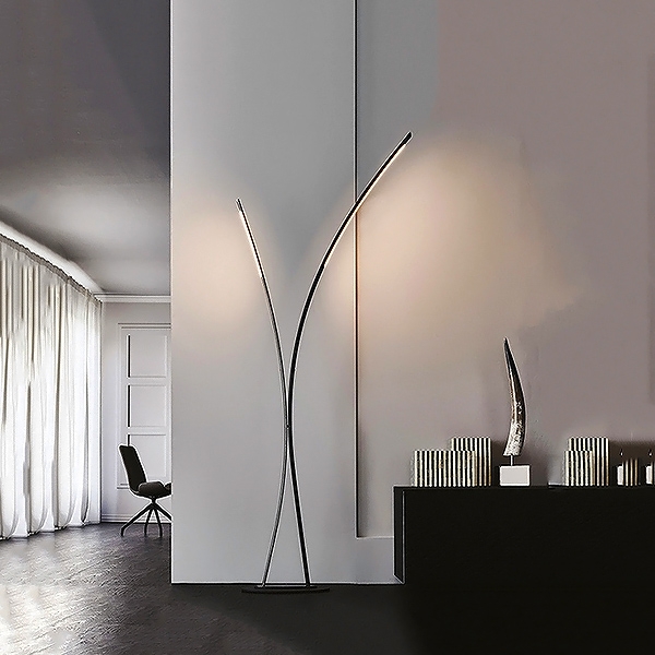 Twin, Cattelan.         LED .