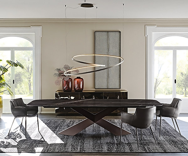 Tyron, Cattelan.          ,   .