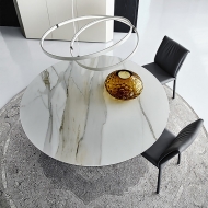  Yoda.  Cattelan, .         .   ,