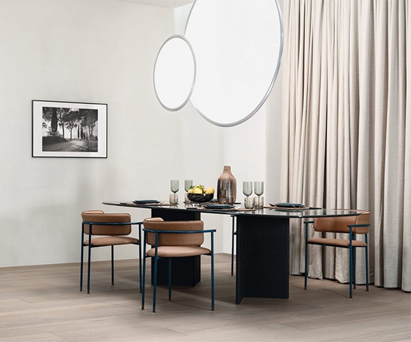 Wings, Cierre.      ,      .