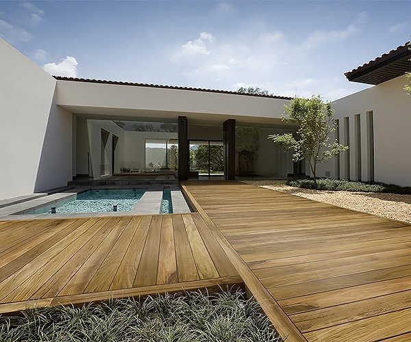 Decking Teak, CP Parquet. Висококачествена италианска декинг настилка, изработена от естествена дървесина - тик Бирма.