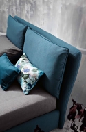  Fris. LeComfort, .   ,          . 