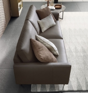  Tidy. Le Comfort, .         .    