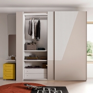  Space Saving 46,  Mistral, .     ,  .   