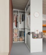 Space Saving 55,  Mistral, .     ,  .   