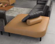  Atelier,  Musa, .    .      , , 
