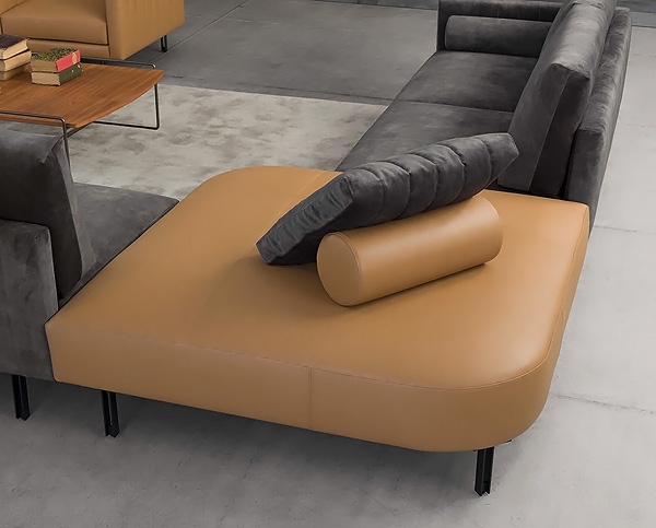  Atelier,  Musa, .    .      , , 