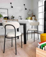  Cozy,  Connubia, .    .      - ,
