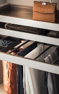  Manhattan.  Pianca, .   .      - , 