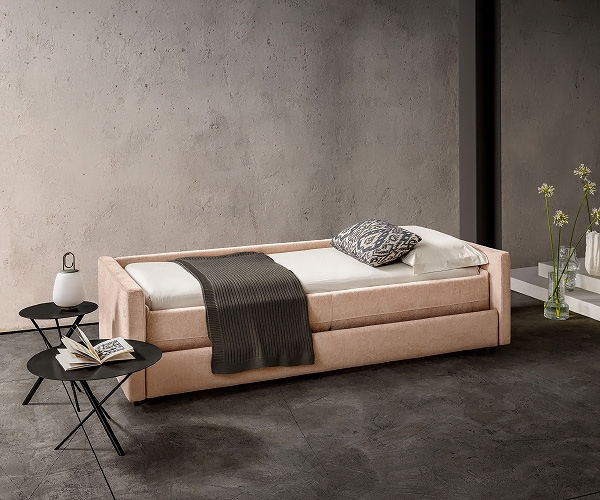 Below, Samoa. �������� ���������� ������������ ���� ����� � �������� ������.