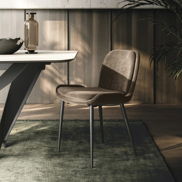 Mia, Sedit. ������� ���������� ���� �� ���������� � ������� �����.