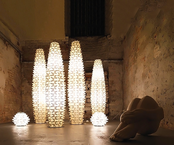 Колекция Cactus, Slamp. Луксозни италиански осветителни тела - висящи, стоящи и настолни лампи.